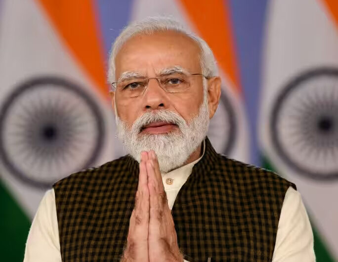 अबु धाबी में मंदिर प्रांगण में पहुंचे PM मोदी