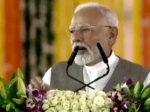 मोदी बोले- कांग्रेस में देशभक्ति की आत्मा दम तोड़ चुकी