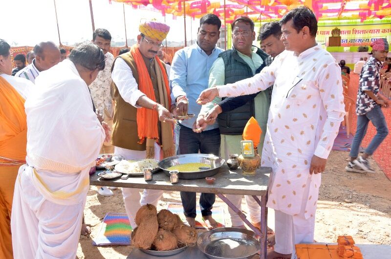 भारत गौरव राष्ट्र संत पुलक सागरजी महाराज के सानिध्य मुस्कान वात्सल्य धाम में गोकुल धाम गौशाला का हुआ शिलान्यास
