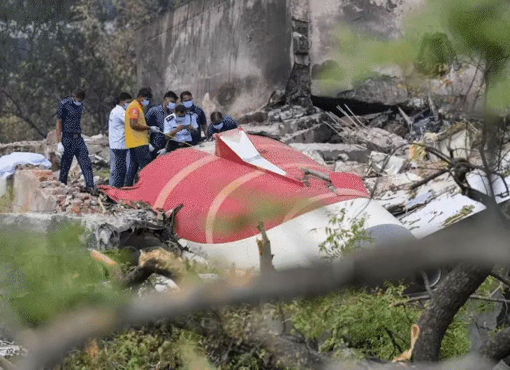 अहमदाबाद प्लेन क्रैश: दावा – कैप्टन ने खुद रोकी थी फ्यूल सप्लाई